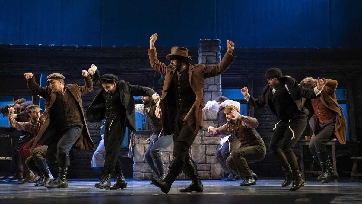 Review: With the war in Ukraine, 'Fiddler on the Roof' takes on a palpable new meaning